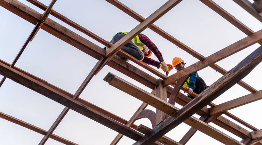 Professional gutter cleaning services in Cecil, OH